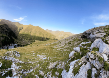 Prehistoric child’s finger bone, bear tooth pendant, and more discovered in Spanish cave