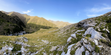 Prehistoric child’s finger bone, bear tooth pendant, and more discovered in Spanish cave