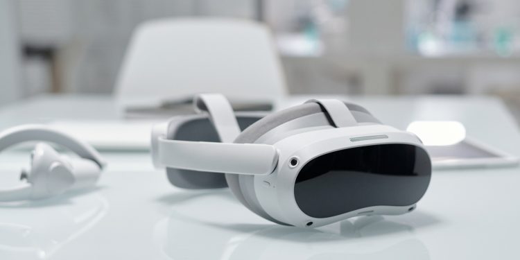 3 Reasons Why Your VR Headset Is Collecting Dust