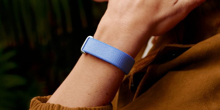 You can score the Google Fitbit Air for free when you trade in your old wearable at the Google Store