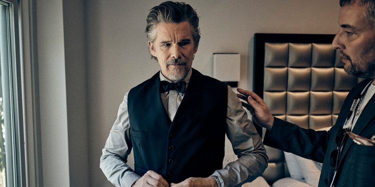 Ethan Hawke Channeled His “Outlaw Spirit” in Old-School Prada at Oscars 2026