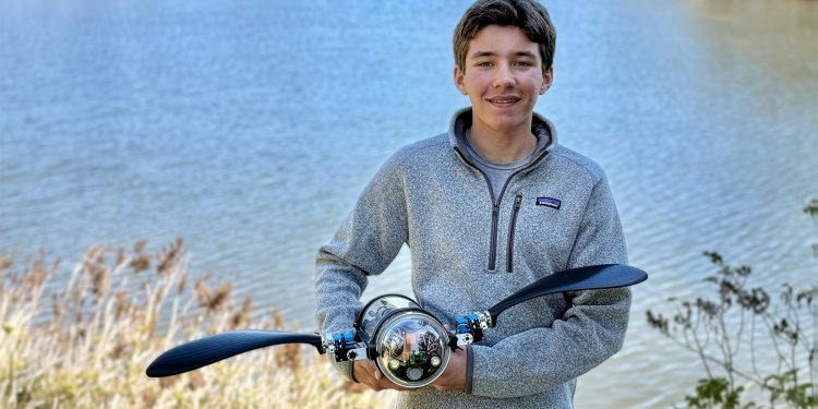 Teen builds ‘Bionic Underwater Robotic Turtle’ to detect ecological threats
