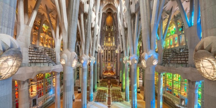 Sagrada Família has 2,000 tonnes of Derbyshire sandstone