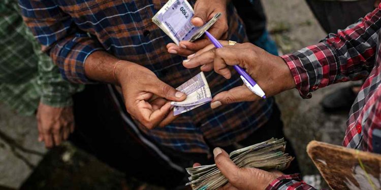 India’s central bank battles to protect rupee from Iran war fallout