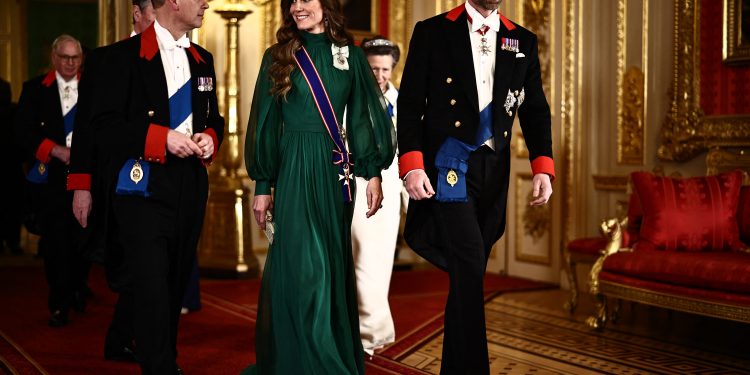 Kate Middleton steps out for Nigerian state banquet in Carrie Bradshaw’s favorite heels
