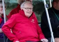 The Billionaire Civil War: Warren Buffett Defends Charity Against Conservative Backlash