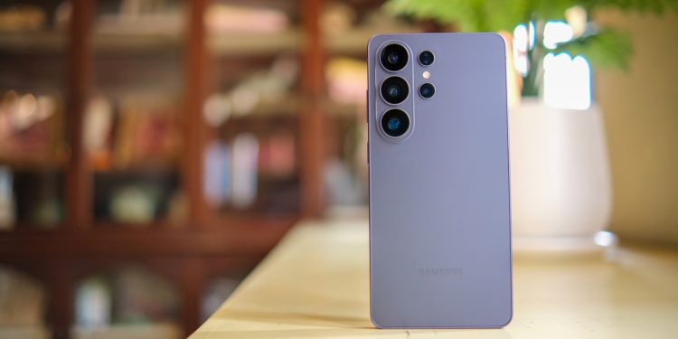 4 Android Phones With Better Battery Life Than The Galaxy S26 Ultra
