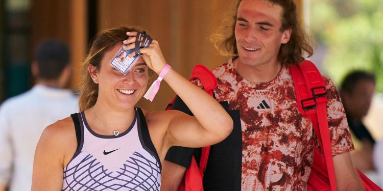 Paula Badosa’s Coach Contradicts Stefanos Tsitsipas’ Mother’s “Burden” Remark With Fragile Ego Claim