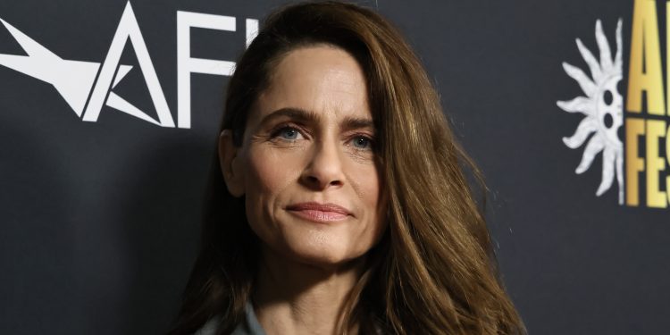 Amanda Peet Reveals Breast Cancer Diagnosis