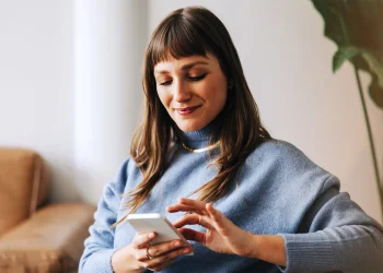 This Founder Sends a 10‑Word Text to Old Friends—and the Results Are Wildly Serendipitous