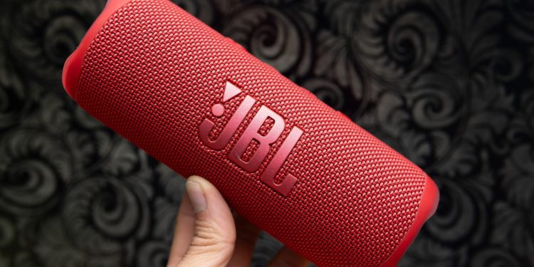 5 Underrated Bluetooth Speaker Brands That Can Compete With JBL