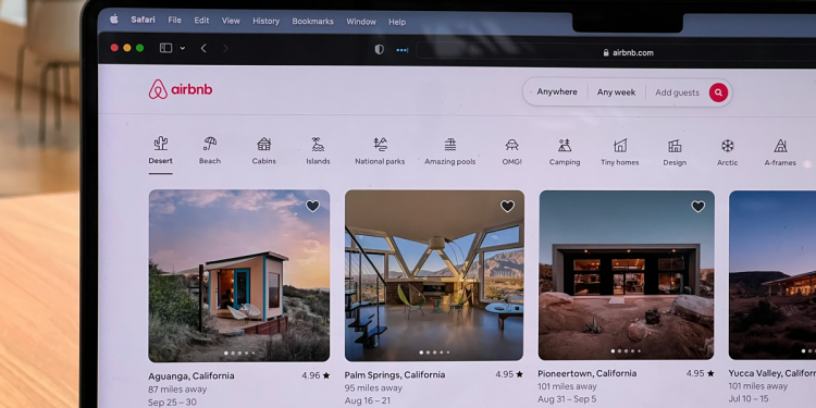 Airbnb Says Gen Z ‘Groupie Getaways’ On the Rise As ‘Show Hopping’ for Concert Travel Trends