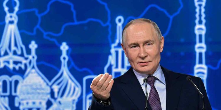 Putin asks oligarchs to donate to budget as cost of Ukraine war soars