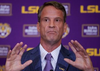 LSU QB Leaves Program After Lane Kiffin Adds Tigers Staffer’s Son Through Transfer Portal