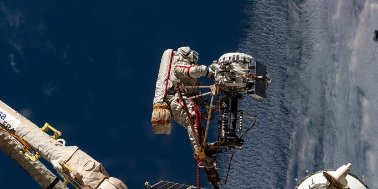 Watch 2 Russian cosmonauts take 5-hour spacewalk outside the ISS today