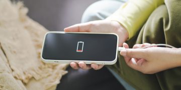 Here’s What Happens If You Leave Your Android Phone Dead For Too Long