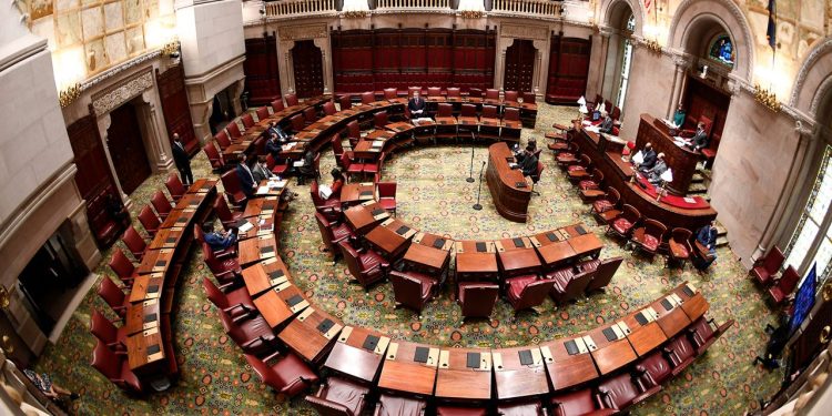 New York senate passes no gambling ads for kids act