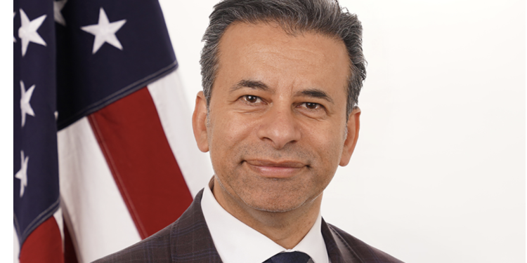 FDA commissioner resigns
