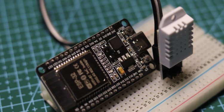 I built a $4 temperature sensor that works with every smart home app
