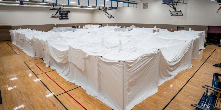 World’s largest blanket fort built at Las Vegas community center