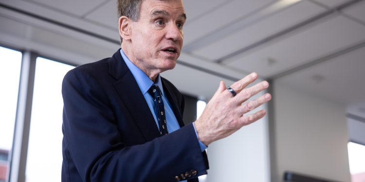 Spy-law extension at risk after Senate votes against launching debate