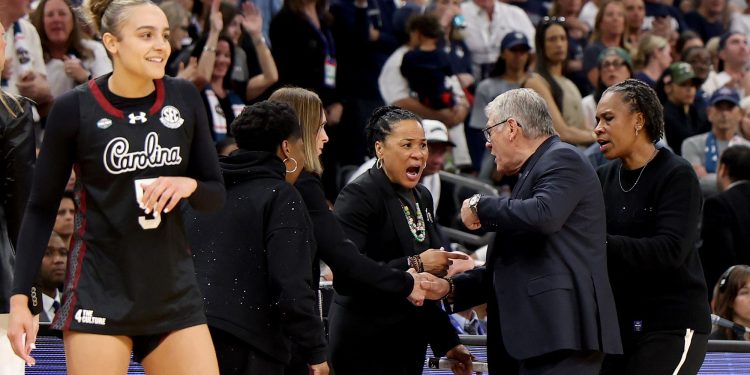 Geno Auriemma Apologizes to South Carolina ‘Staff’ After Dawn Staley Drama