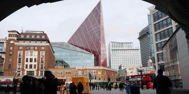Russian military hackers reroute British internet users’ traffic