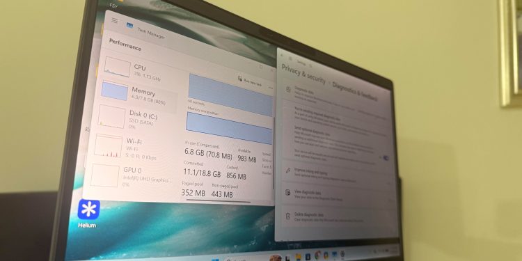 I turned off 5 default Windows 11 features and freed up nearly 1GB of RAM immediately
