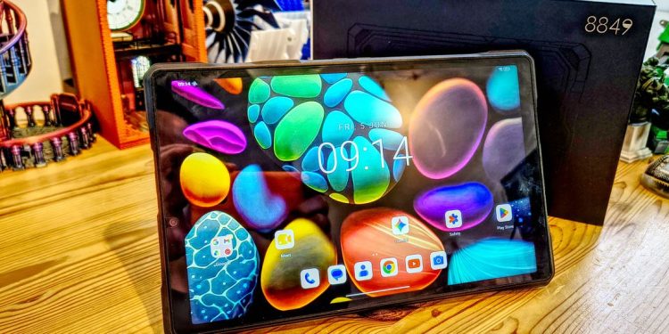 8849 Tank Pad Ultra review: Possibly the best projector on a rugged tablet, but the price is what really caught my eye