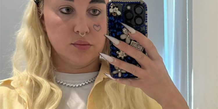 Amanda Bynes on New Song “Girlfriend” Inspiration