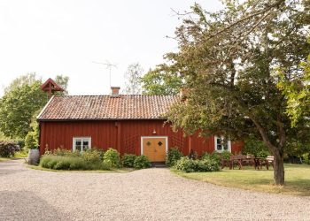 9 Airbnbs in Sweden for a Stylish Midsummer Getaway