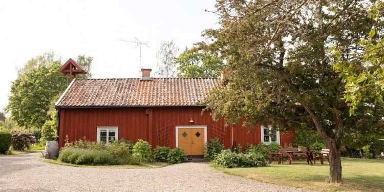 9 Airbnbs in Sweden for a Stylish Midsummer Getaway
