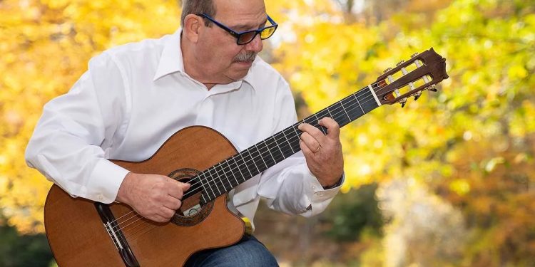 Carrying the Flame—Guitarist Larry Del Casale Celebrates the Legacy of Carlos Barbosa-Lima