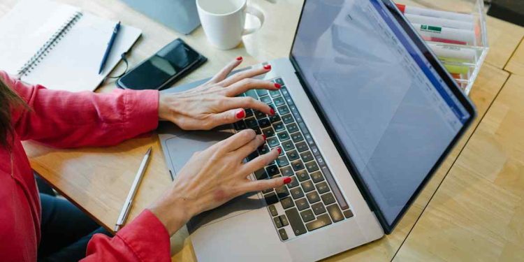 Clients’ barrage of AI-generated queries risks pushing up lawyers’ fees