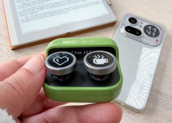 I am unashamedly in love with the adorable Boox Tappy ereader page turner — but I’m heartbroken it doesn’t work with my Kindle