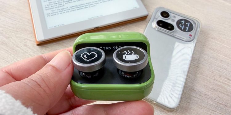 I am unashamedly in love with the adorable Boox Tappy ereader page turner — but I’m heartbroken it doesn’t work with my Kindle