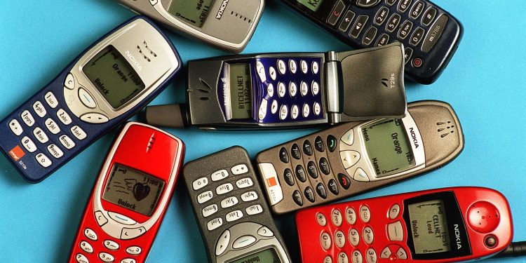 The FCC Wants to Kill Burner Phones