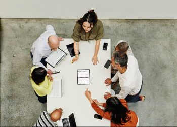 Why Execution Still Stalls in Your Organization Even When Everyone Is ‘Aligned’