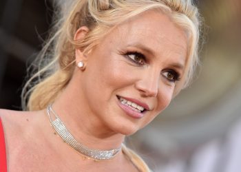 Britney Spears Voluntarily Checks Into Rehab Facility