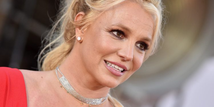 Britney Spears Voluntarily Checks Into Rehab Facility