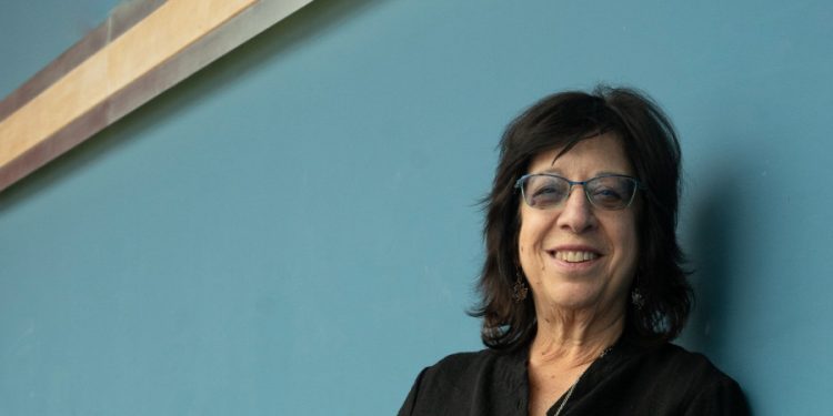Sue Horowitz Unveils New Folk Album ‘Rainy Nights and Rearview Windows’