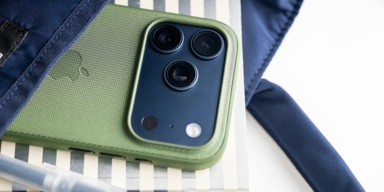 Why Do Some Smartphones Have Multiple Camera Lenses?