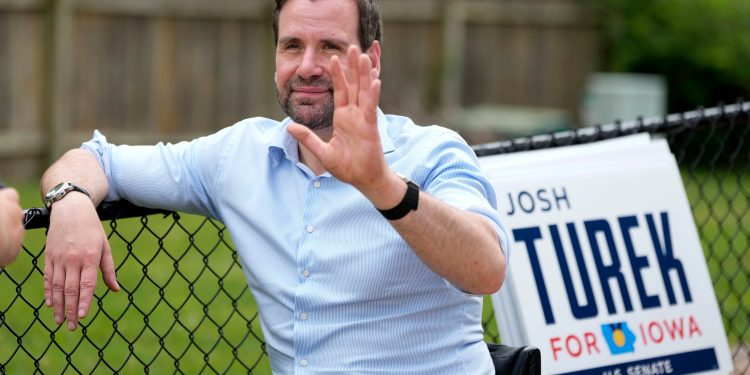 Turek leads Hinson in Iowa Senate poll of likely general election voters