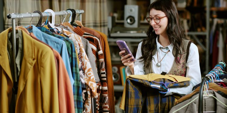 These 5 Apps Are Must-Haves For Spotting Your Next Thrift Store Gem