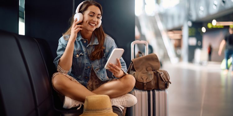 9 Useful Gadgets For Passing Time At The Airport