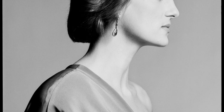 30 Iconic Princess Diana Photos