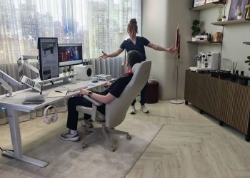 ‘Back pain in the morning? Can’t touch your toes?’ —  An ergonomic expert shares tips to stay healthy if you’re spending lots of time at your desk