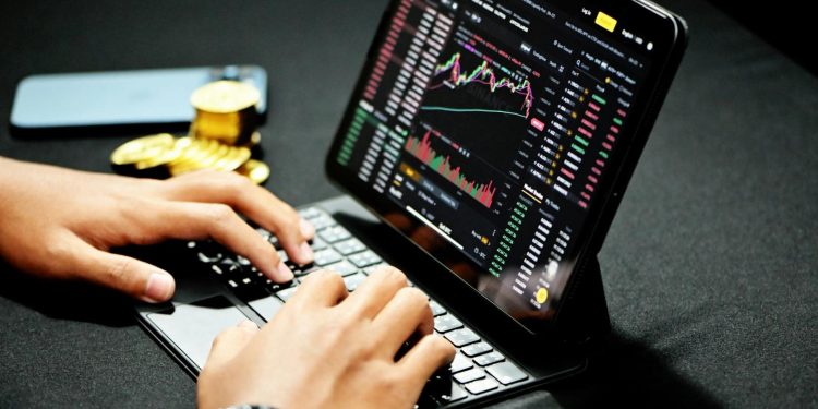 Bitcoin slides toward $75,000, ETH, SOL, XRP drop as oil hits four-year high
