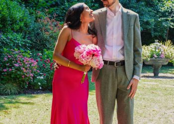 This British Vogue Editor’s Pink Wedding Dress and Heirloom Jewelry Nodded to Her Bengali Roots