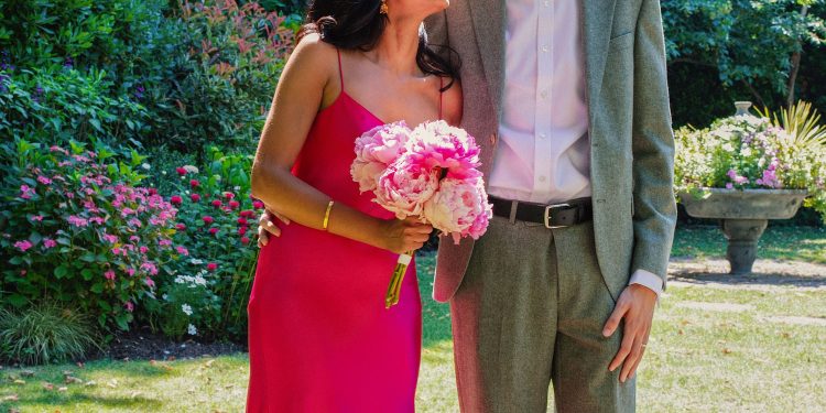 This British Vogue Editor’s Pink Wedding Dress and Heirloom Jewelry Nodded to Her Bengali Roots